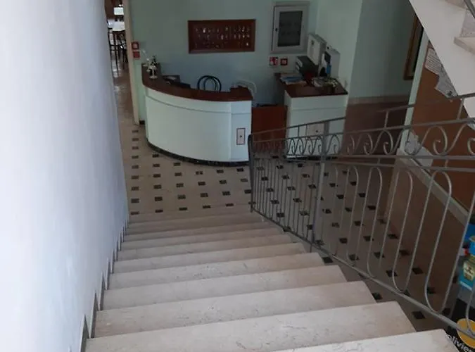 Arno Hotel 2*