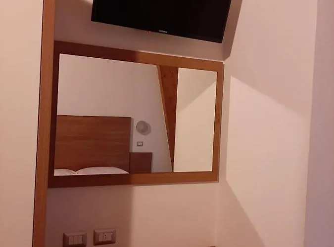 Arno Hotel 2*
