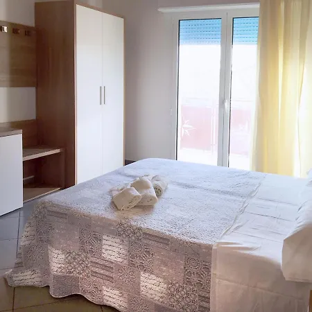 Arno Hotel