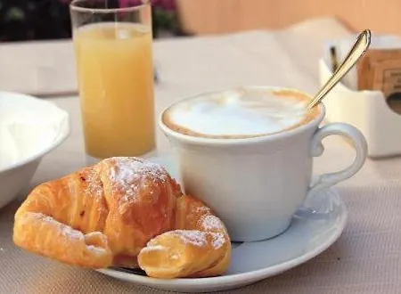 Hotel Arno 2*