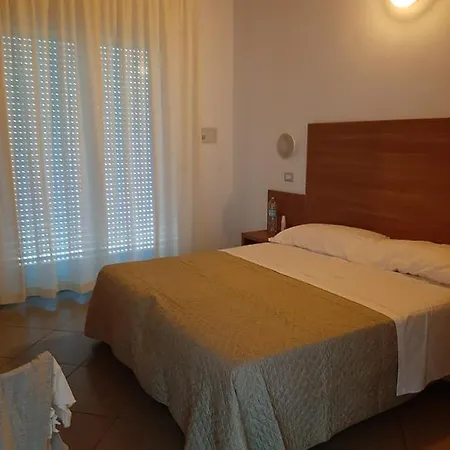 Hotel Arno 2*
