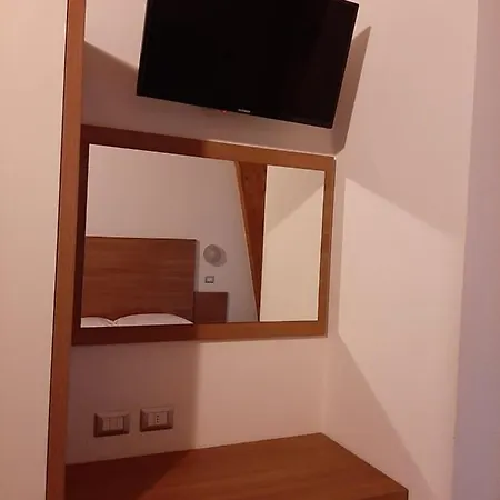Arno Hotel 2*